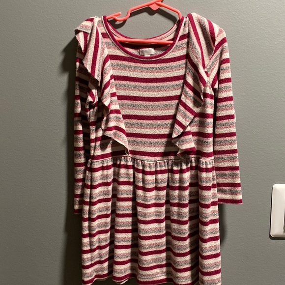 “WORN ONCE” GIRLS DRESS SIZE 4! IN GOOD CONDITION! SMOKE FREE HOME! - Picture 1 of 4